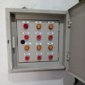 BOTOEIRA DE ACIONAMENTO A DISTÂNCIA - Faz o desligamento a distância de um determinado disjuntor de uma subestação ou PC de Medidores em caso de sinistro. Prezando pela segurança pessoal, terceiros e patrimonial. Onde e quando devo instalar?