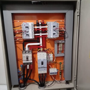 QUADRO PRINCIPAL DE CARGA - Onde concentra-se toda carga de uma edificação sendo: Prédios, igrejas, indústrias etc... Cada disjuntor, está representando um quadro secundário em outro ponto da edificação. Entre em contato e tire suas dúvidas!